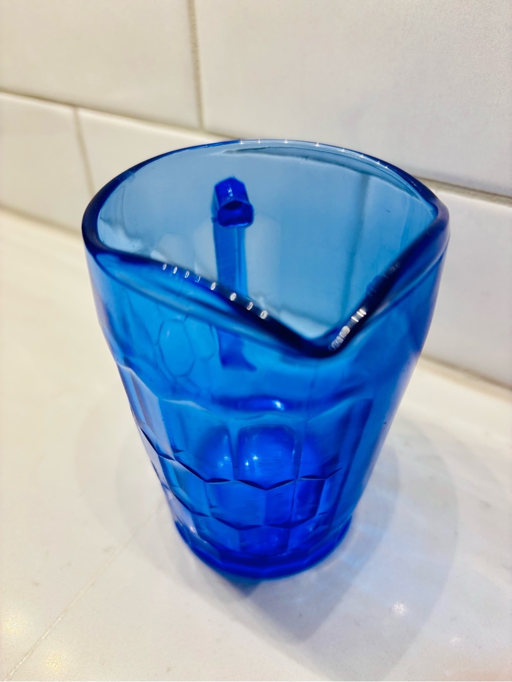 Vintage 1930s Hazel-Atlas cobalt blue glass cup featuring Shirley Temple - Picture 4 of 4
